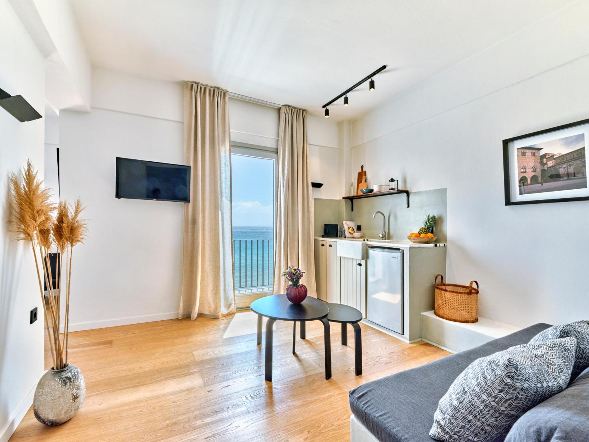 Magoo Suites Logaras Ngoại thất bức ảnh